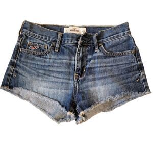 Hollister Jean shorts 26